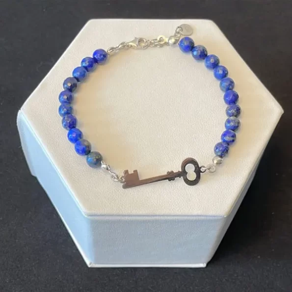 Blue-bead-bracelet_larina_jewellery